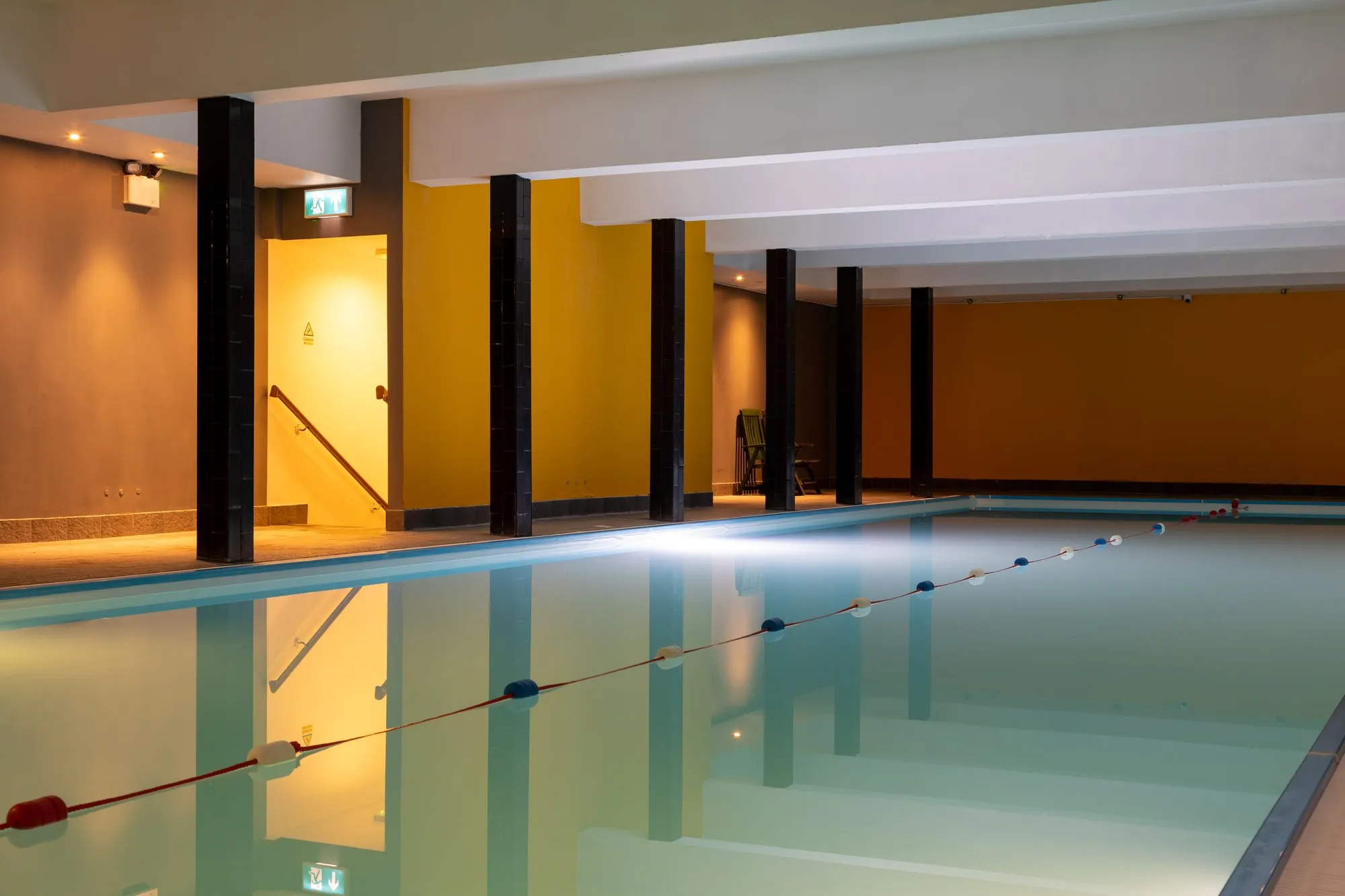 The indoor pool at Gold's Gym Dagenham