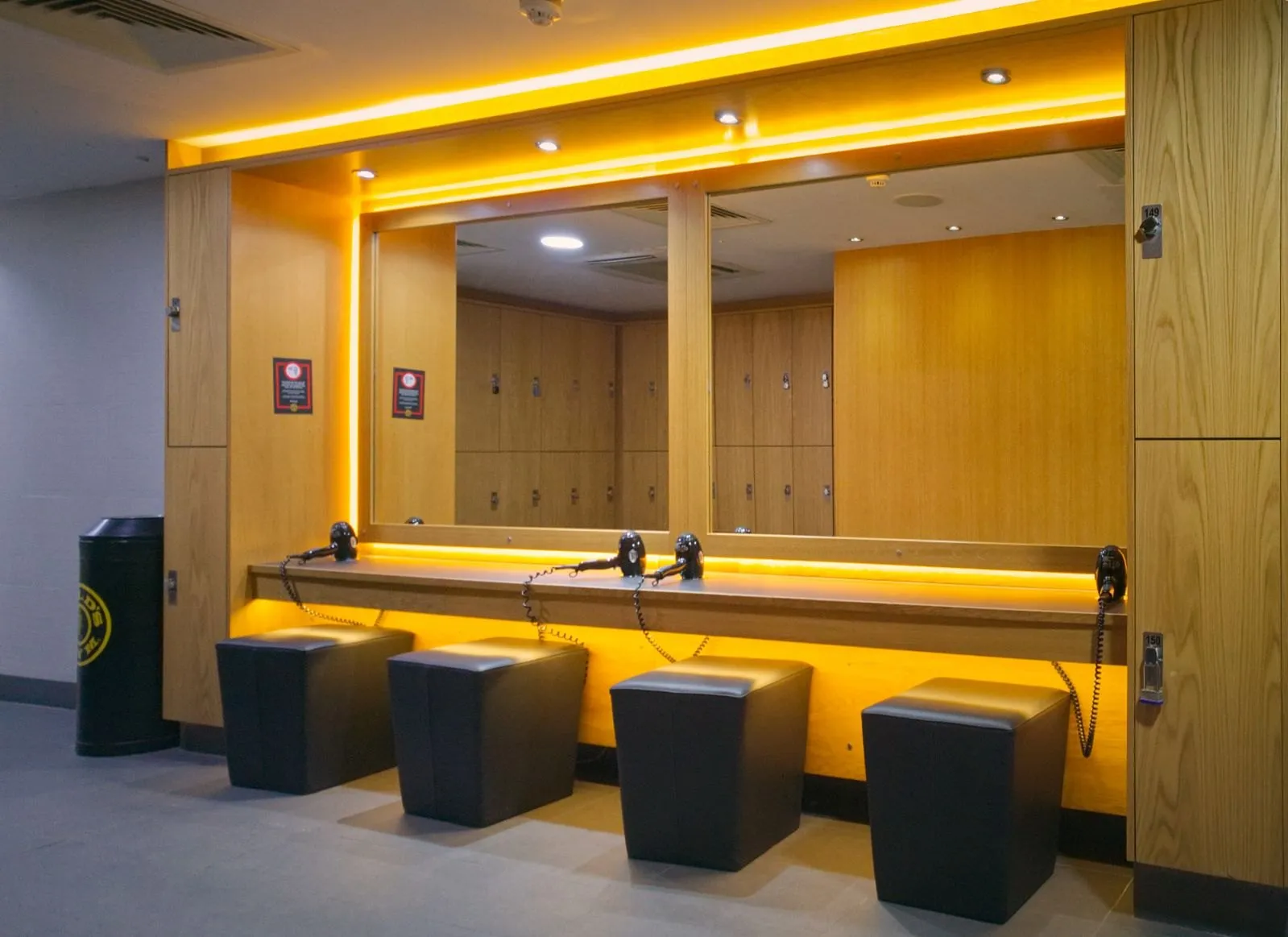 Vanity counter in the changing room at Gold's Gym Hanwell